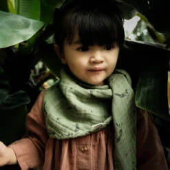 Organic Muslin Menthe Scarf - Oil Green Peacock Motif